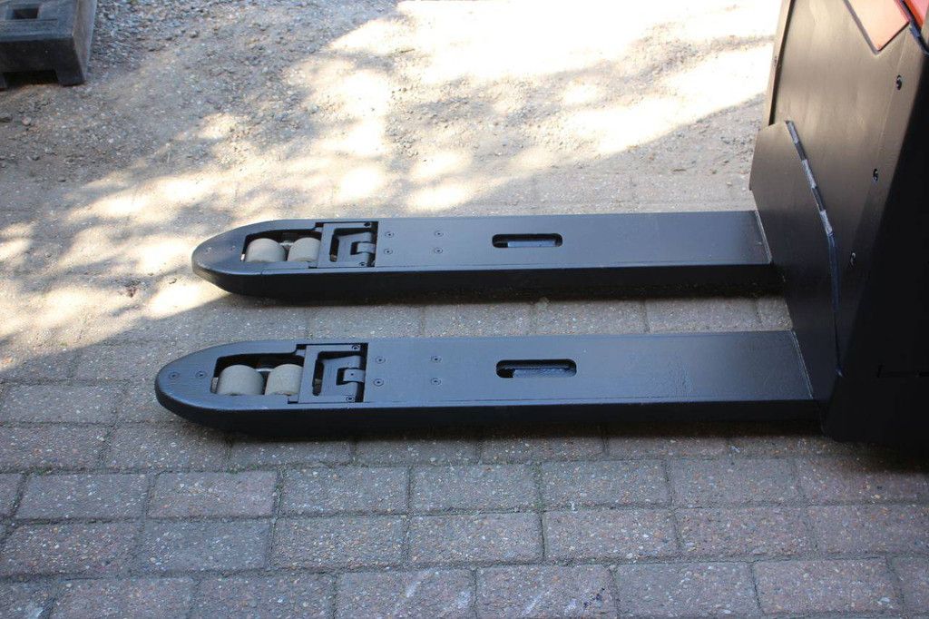 Toyota LPE250 Electric Pallet Truck 2500kg 2020