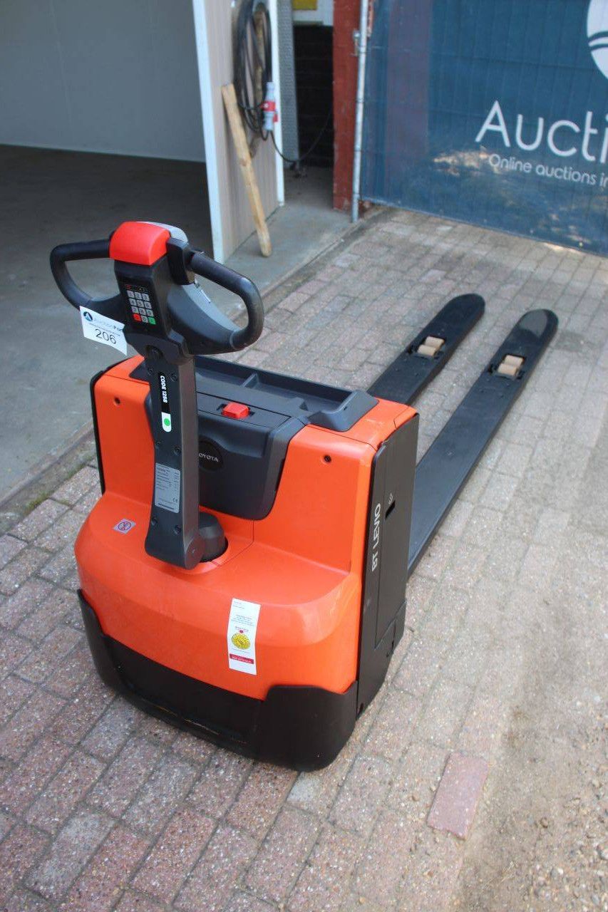 Toyota LWE200 Electric Pallet Truck 2000kg 2023