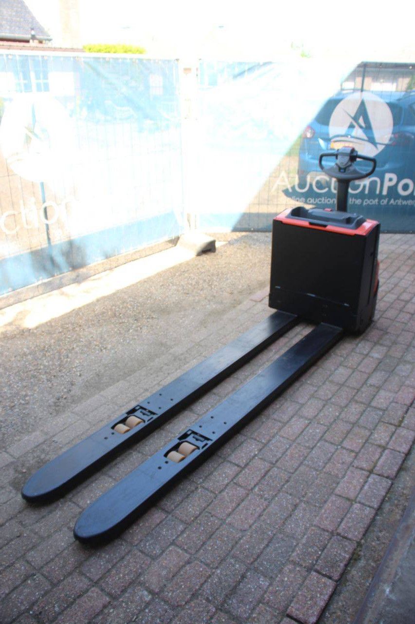 Toyota LWE200 Electric Pallet Truck 2000kg 2023