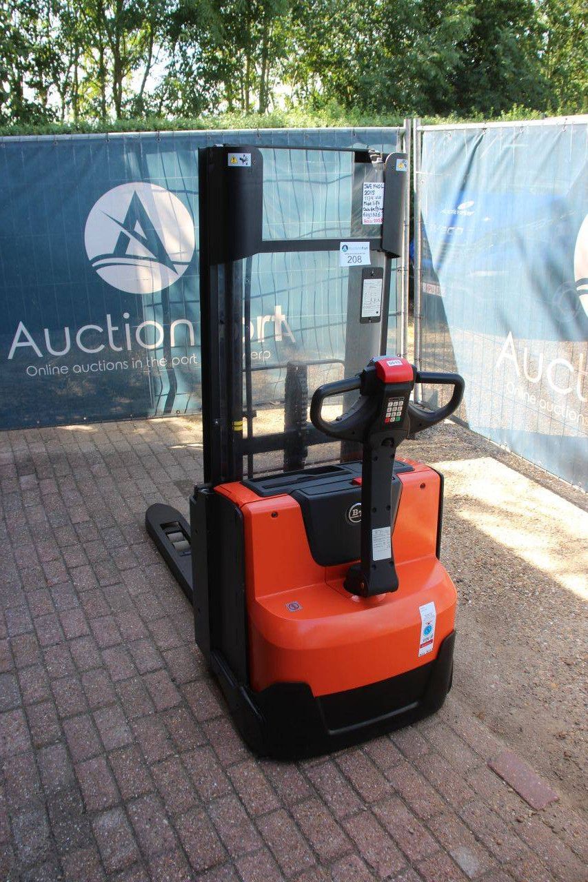 Stacker BT SWE140L Electric 1400kg 2.65m 2015