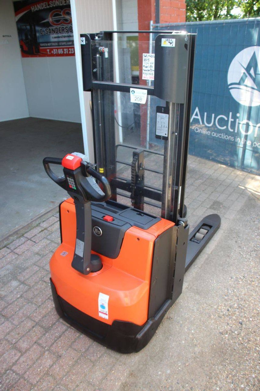 Stacker BT SWE140L Electric 1400kg 2.65m 2015