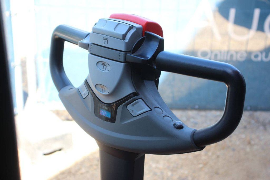 Stacker BT SWE140L Electric 1400kg 2.65m 2015