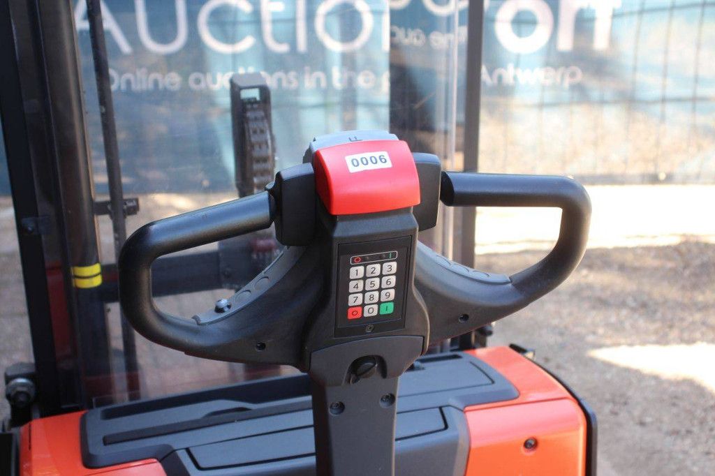 Stapler BT SWE140L Elektro 1400 kg 2,65 m 2015