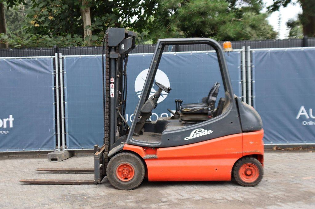 Linde E25-01 Elektrogabelstapler 2500 kg 4,47 m 1997