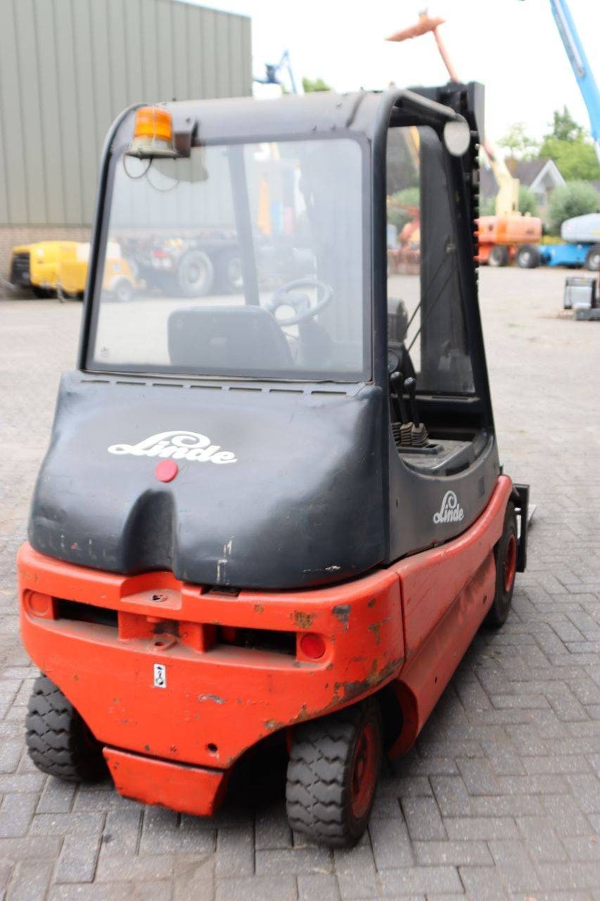 Linde E25-01 Elektrogabelstapler 2500 kg 4,47 m 1997