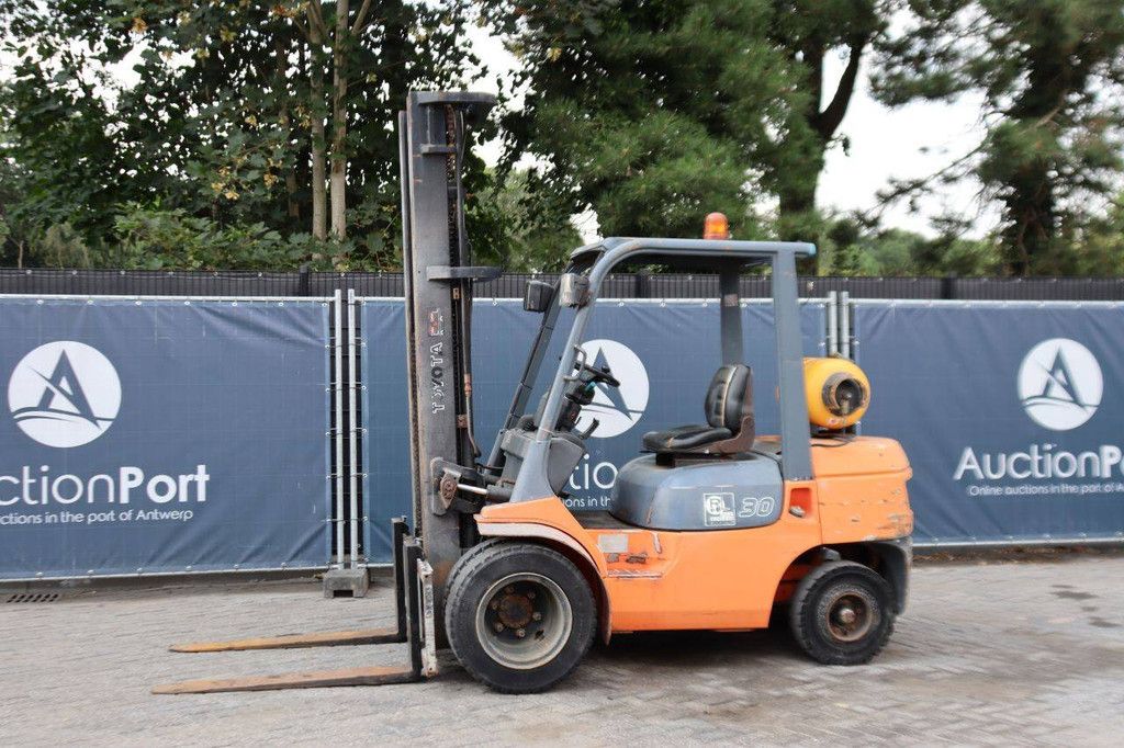 Heftruck Toyota 30 LPG 3000kg 1999