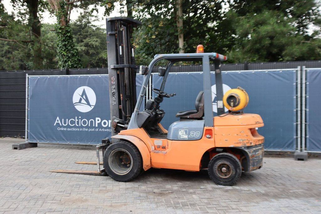 Heftruck Toyota 30 LPG 3000kg 1999