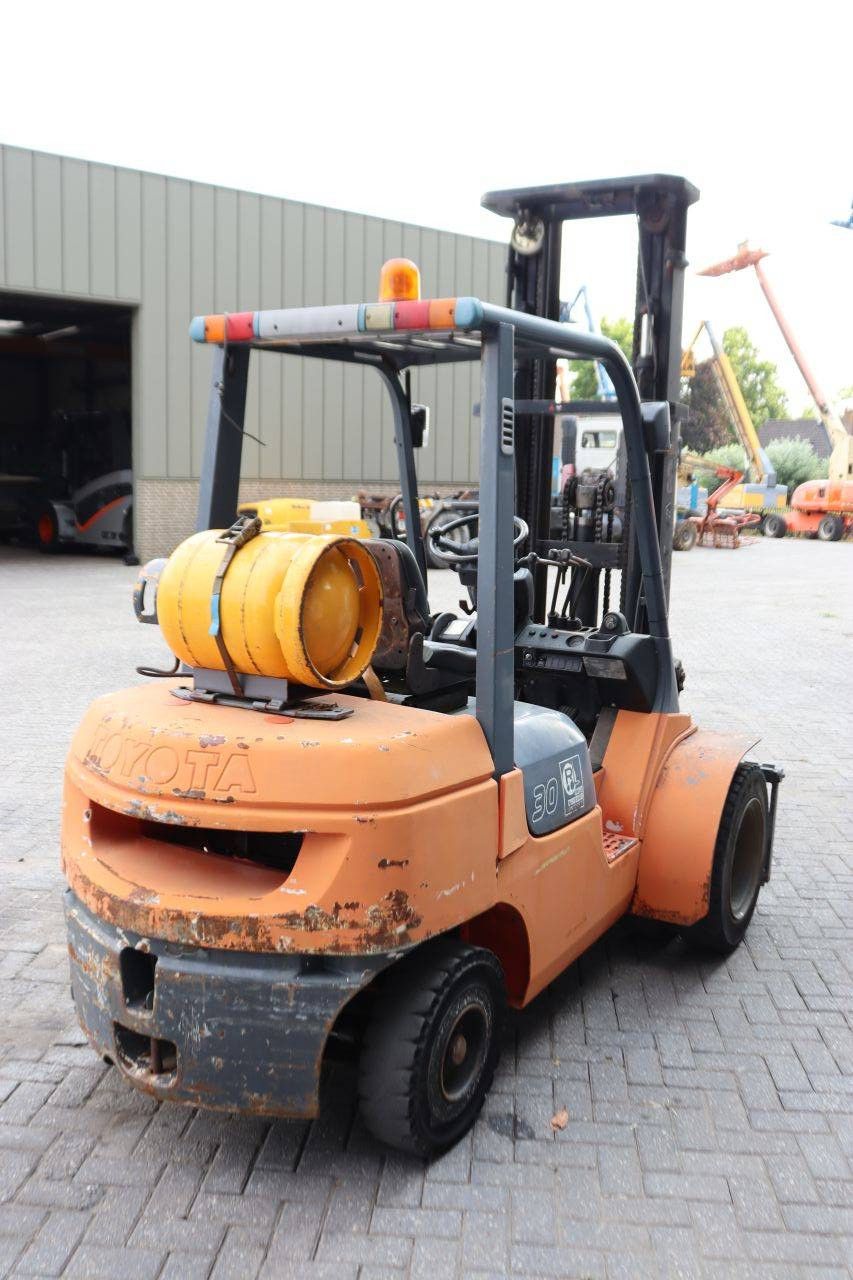 Heftruck Toyota 30 LPG 3000kg 1999