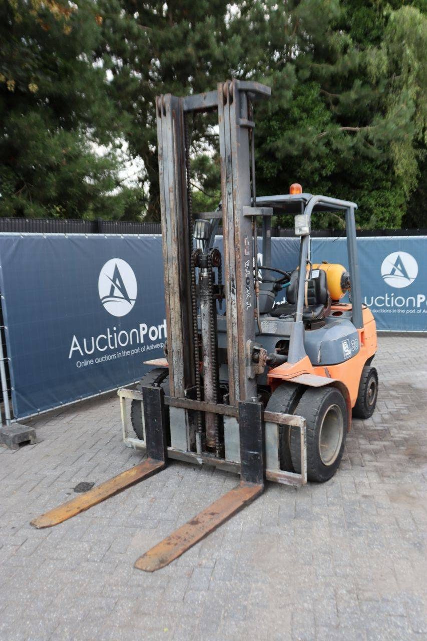 Heftruck Toyota 30 LPG 3000kg 1999