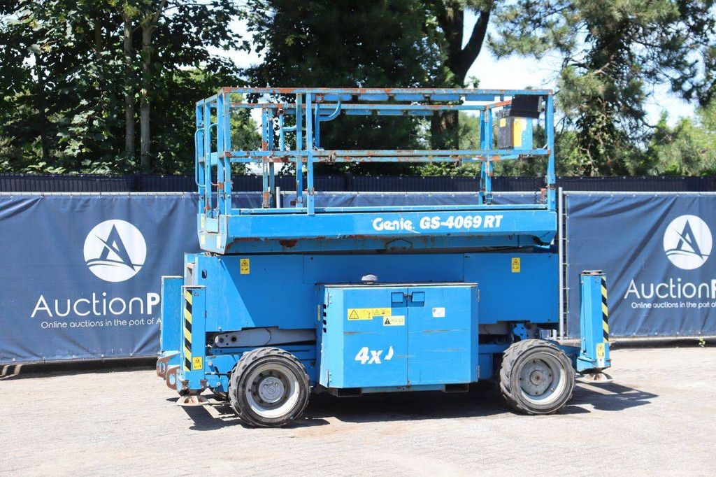 Scherenarbeitsbühne Genie GS4069 RT Diesel 363 kg 14,3 m 2014