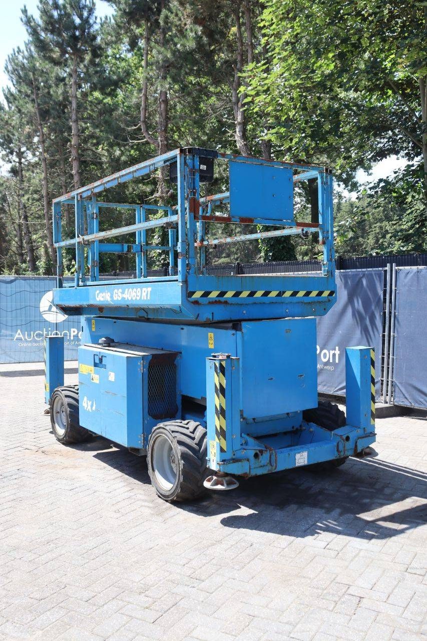 Scherenarbeitsbühne Genie GS4069 RT Diesel 363 kg 14,3 m 2014
