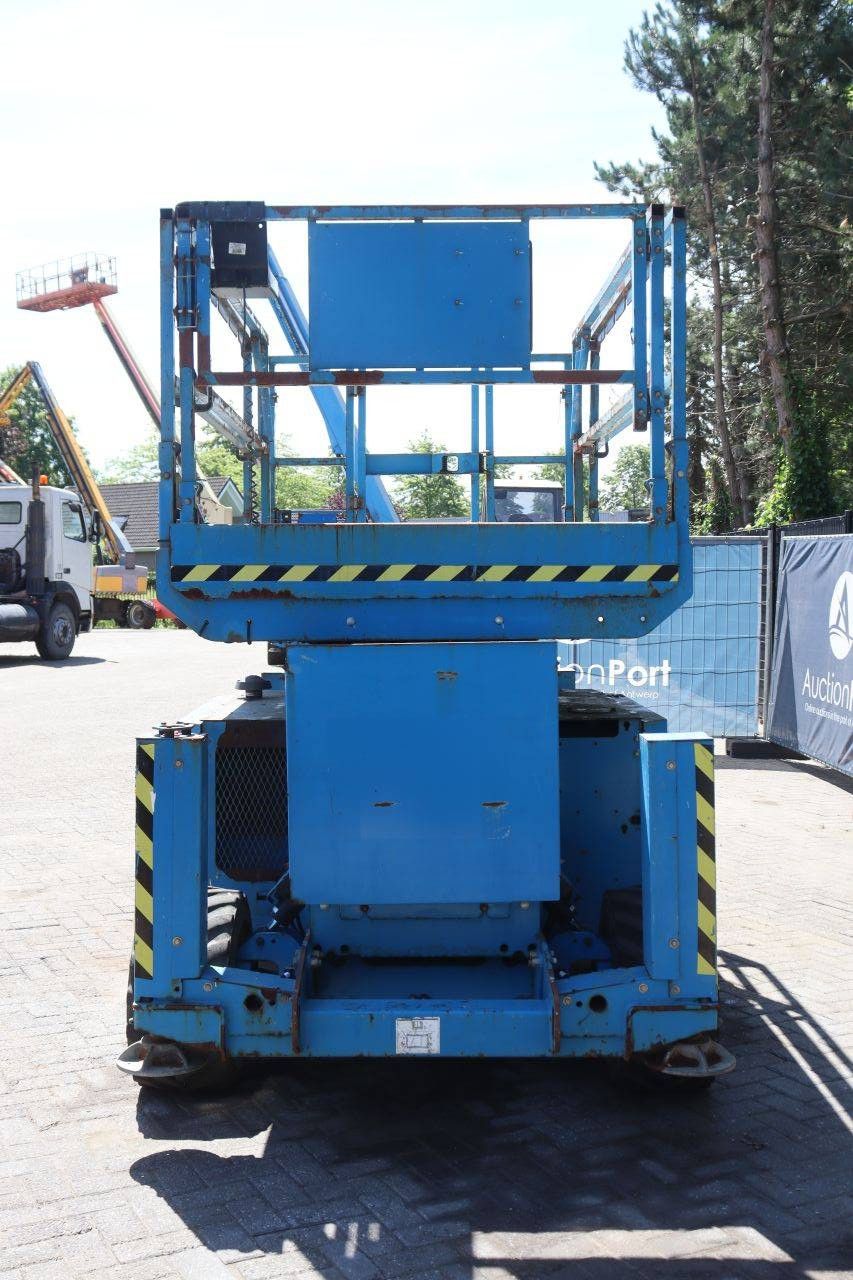 Scherenarbeitsbühne Genie GS4069 RT Diesel 363 kg 14,3 m 2014
