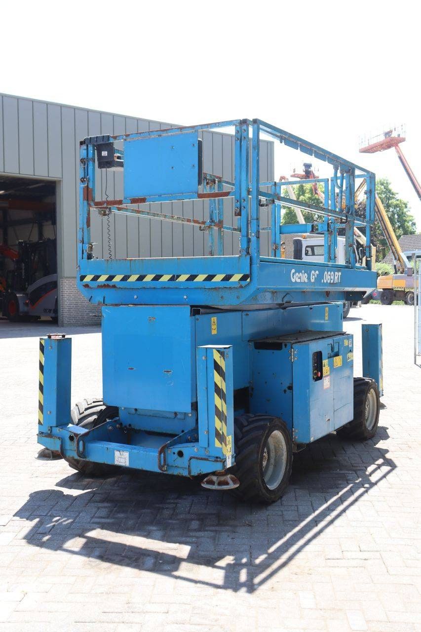 Scherenarbeitsbühne Genie GS4069 RT Diesel 363 kg 14,3 m 2014