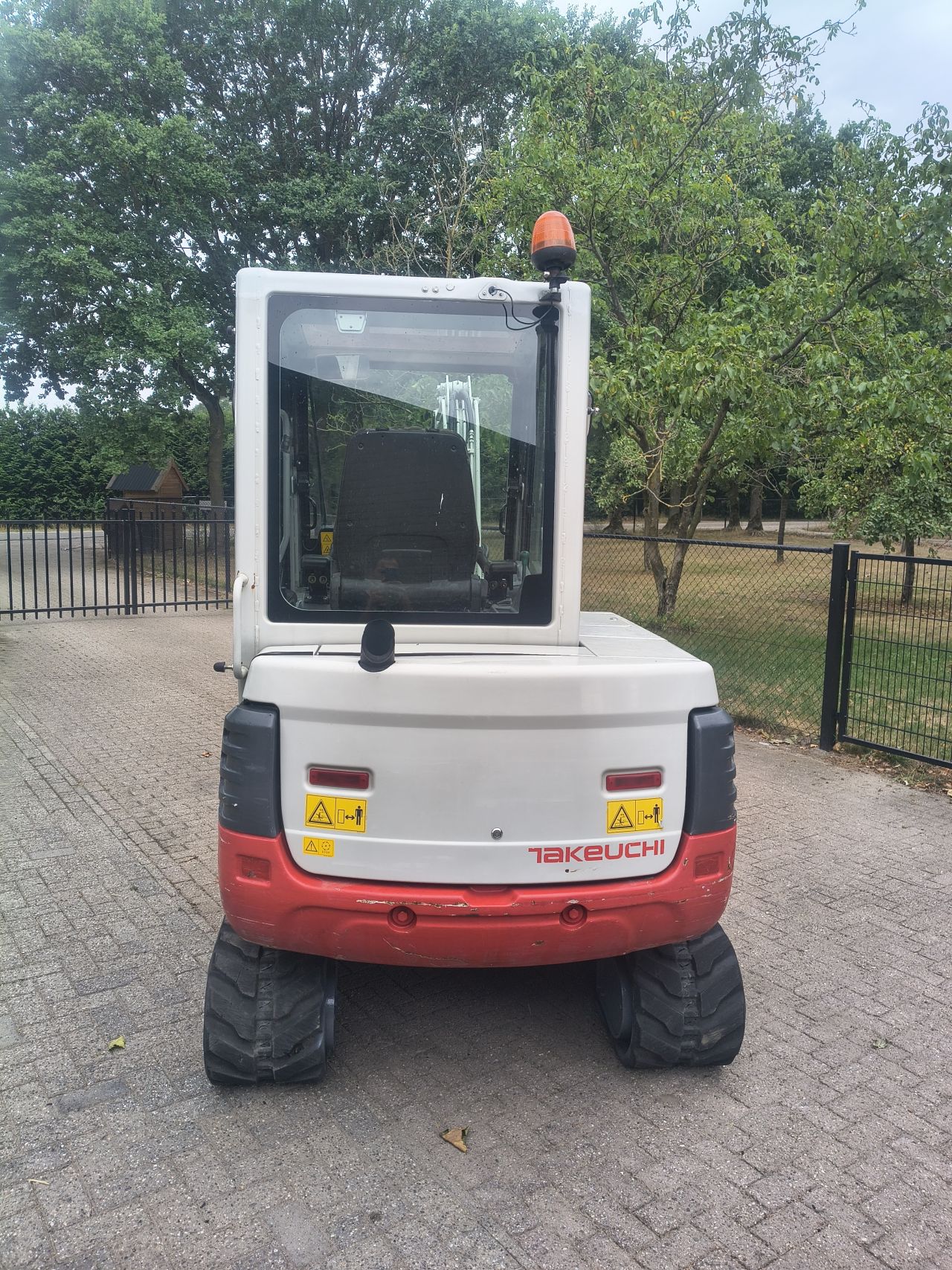 Takeuchi tb 235 2015 minigraver 3.5 ton
