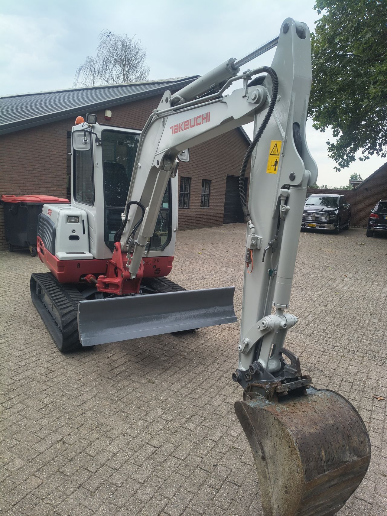 Takeuchi tb 235 2015 minigraver 3.5 ton