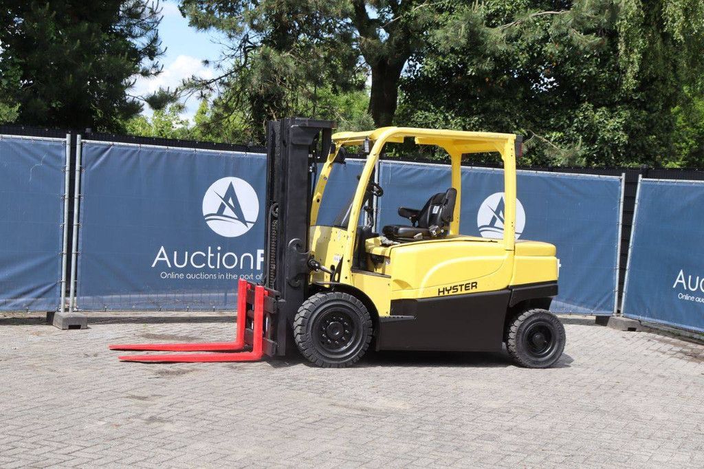 Hyster J4.0XN Electric Forklift 4000kg 4.56m 2014