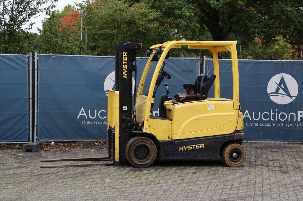 Hyster J2.5XN Electric Forklift 2360kg 4.95m 2017