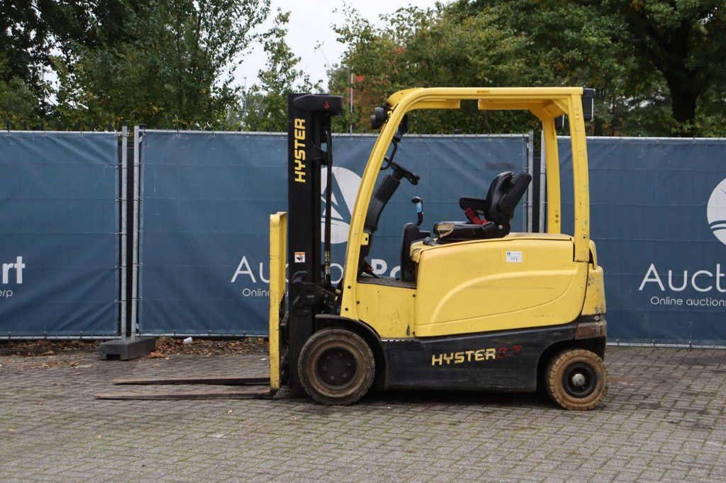Hyster J2.5XN Electric Forklift 2360kg 4.95m 2017