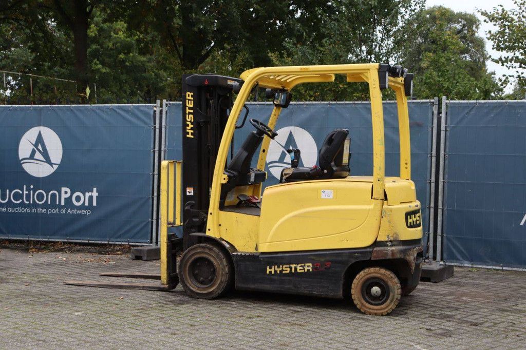 Hyster J2.5XN Electric Forklift 2360kg 4.95m 2017