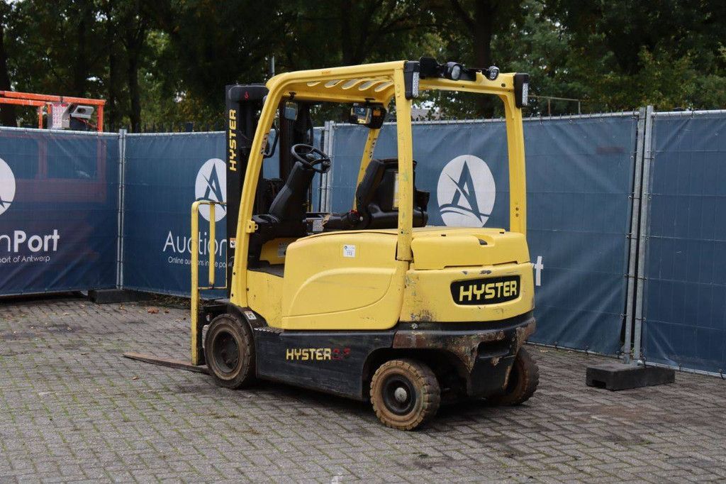 Hyster J2.5XN Electric Forklift 2360kg 4.95m 2017