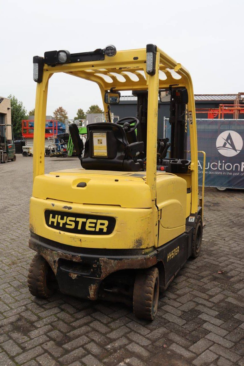 Hyster J2.5XN Electric Forklift 2360kg 4.95m 2017