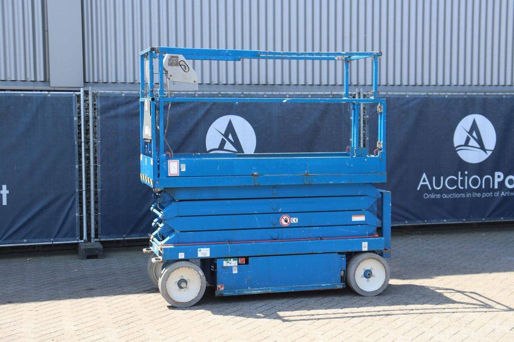 Skyjack SJIII-3226 Elektrische Scherenbühne 227 kg 9,9 m 2015