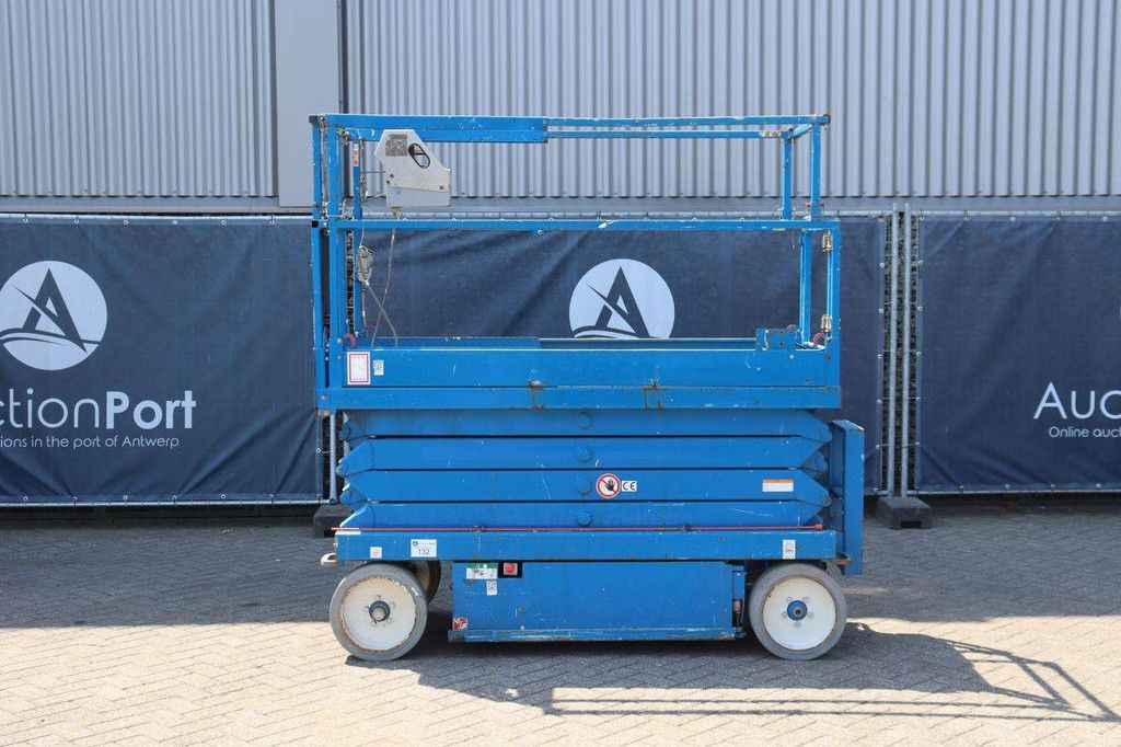 Skyjack SJIII-3226 Elektrische Scherenbühne 227 kg 9,9 m 2015
