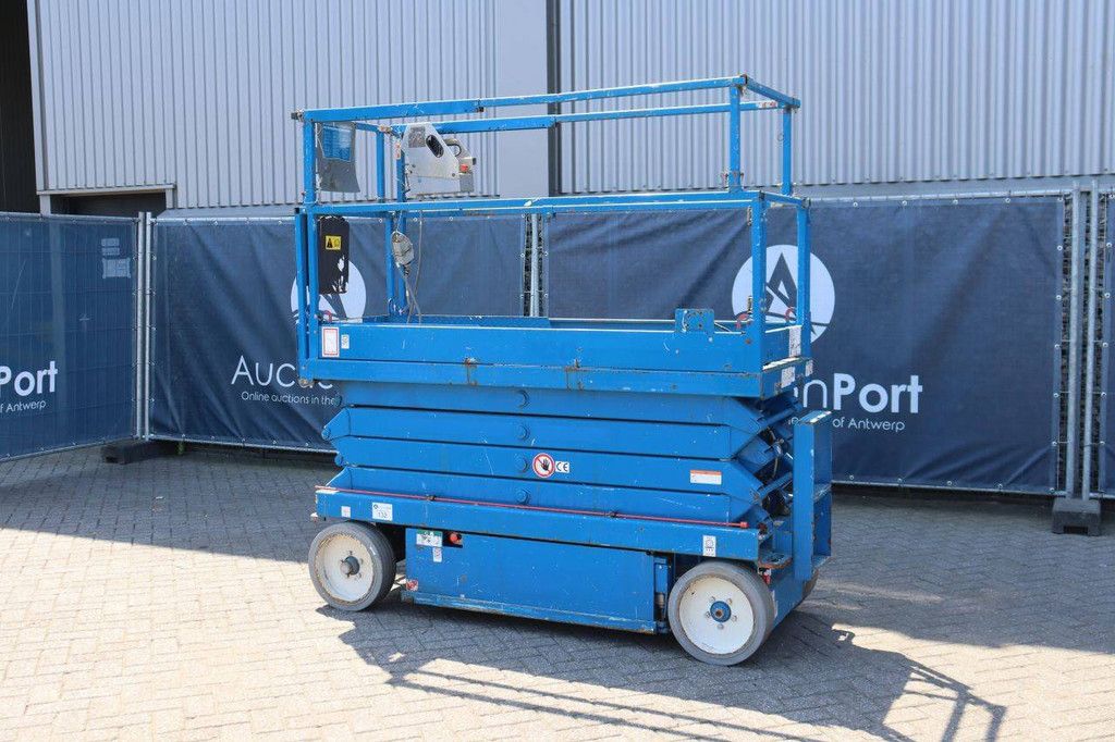 Skyjack SJIII-3226 Elektrische Scherenbühne 227 kg 9,9 m 2015