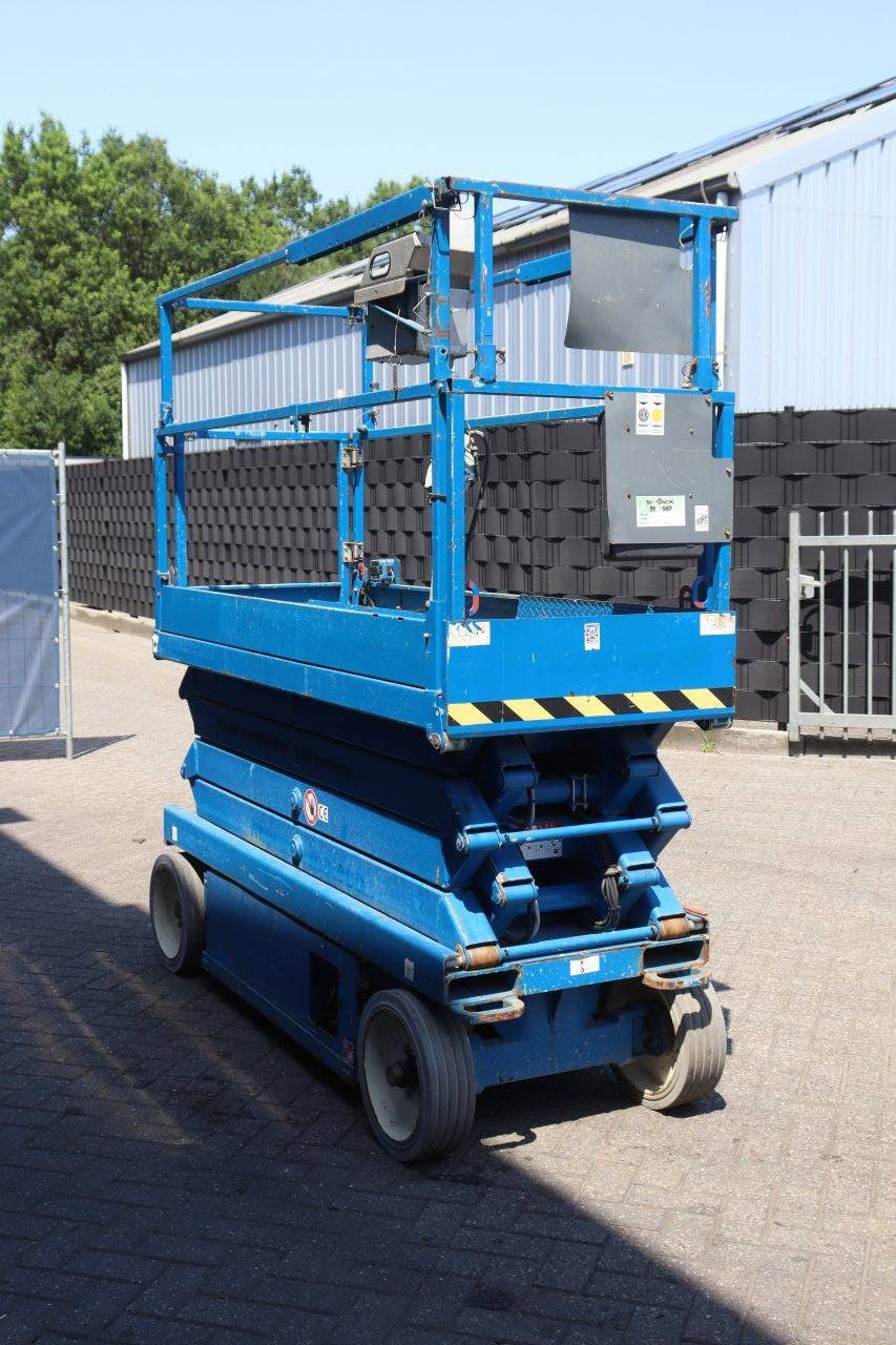 Skyjack SJIII-3226 Elektrische Scherenbühne 227 kg 9,9 m 2015