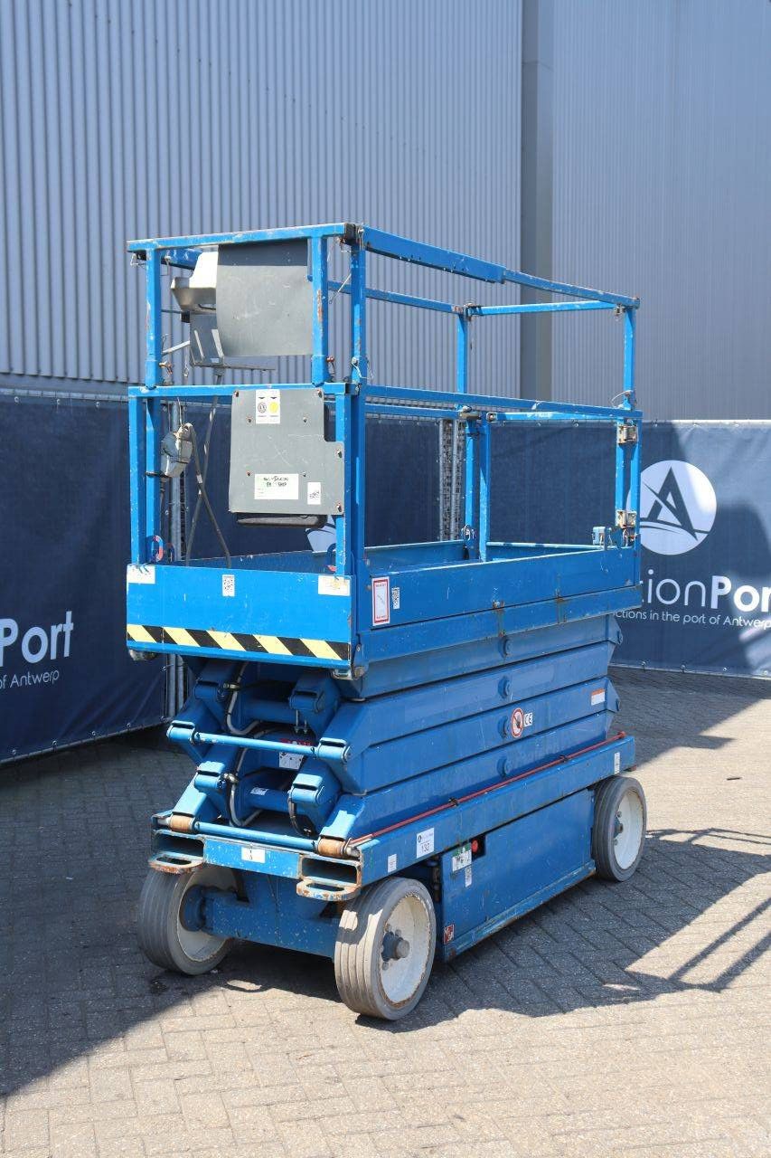 Skyjack SJIII-3226 Elektrische Scherenbühne 227 kg 9,9 m 2015
