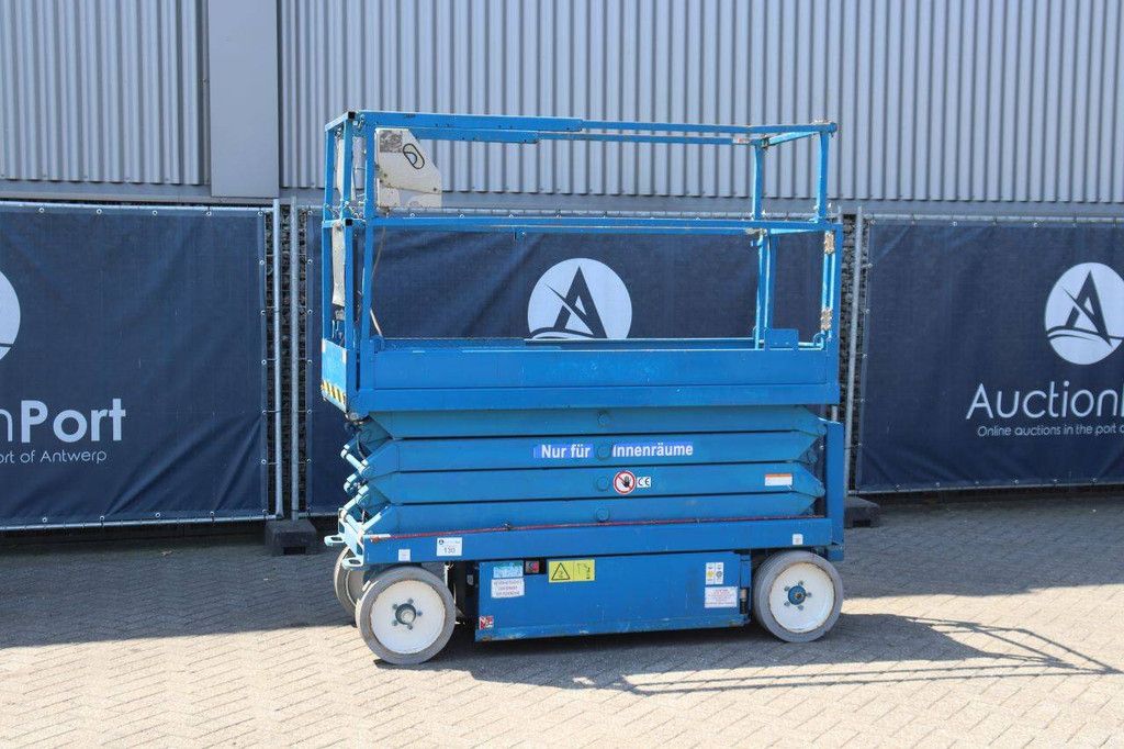 Skyjack SJIII-3226 Elektrische Scherenbühne 227 kg 9,9 m 2015