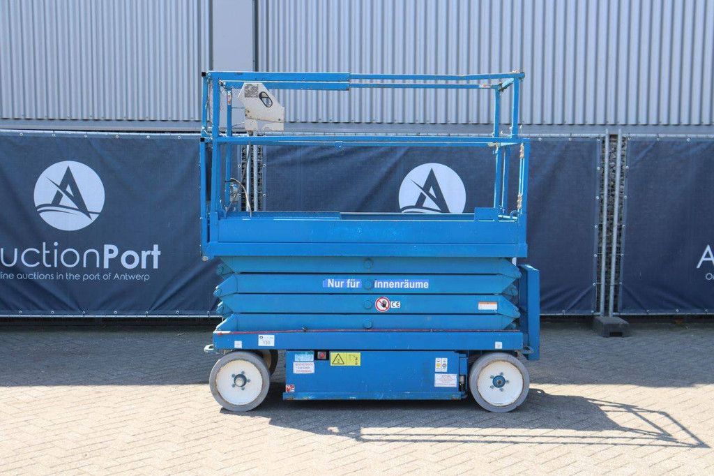 Skyjack SJIII-3226 Elektrische Scherenbühne 227 kg 9,9 m 2015