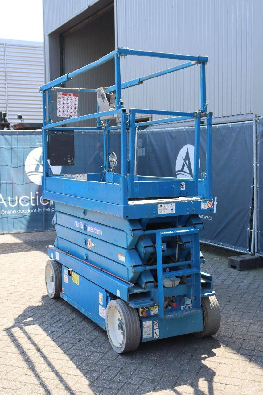 Skyjack SJIII-3226 Elektrische Scherenbühne 227 kg 9,9 m 2015