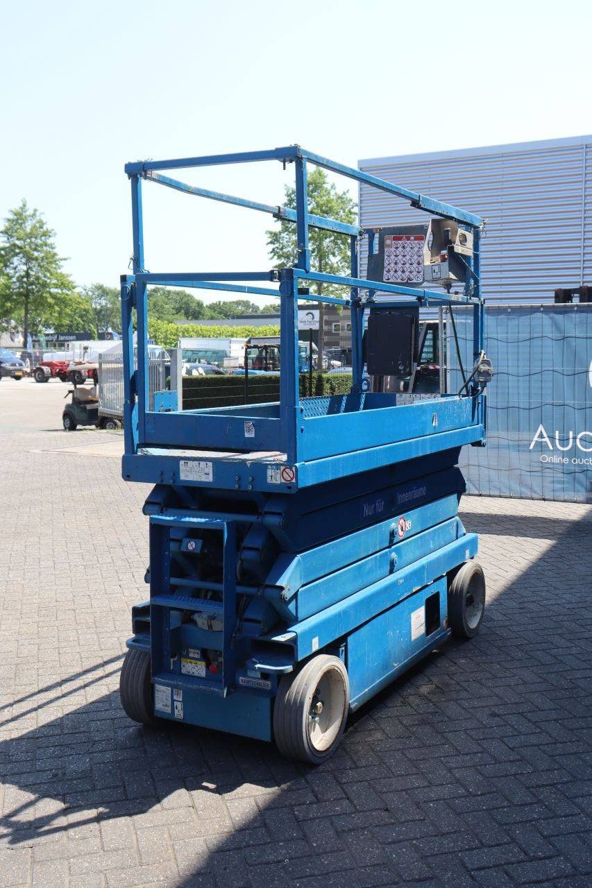 Skyjack SJIII-3226 Elektrische Scherenbühne 227 kg 9,9 m 2015