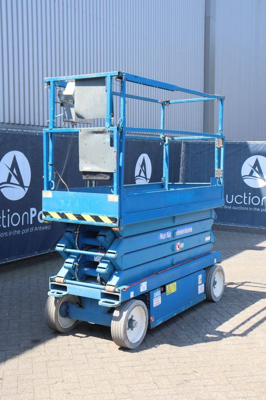 Skyjack SJIII-3226 Elektrische Scherenbühne 227 kg 9,9 m 2015