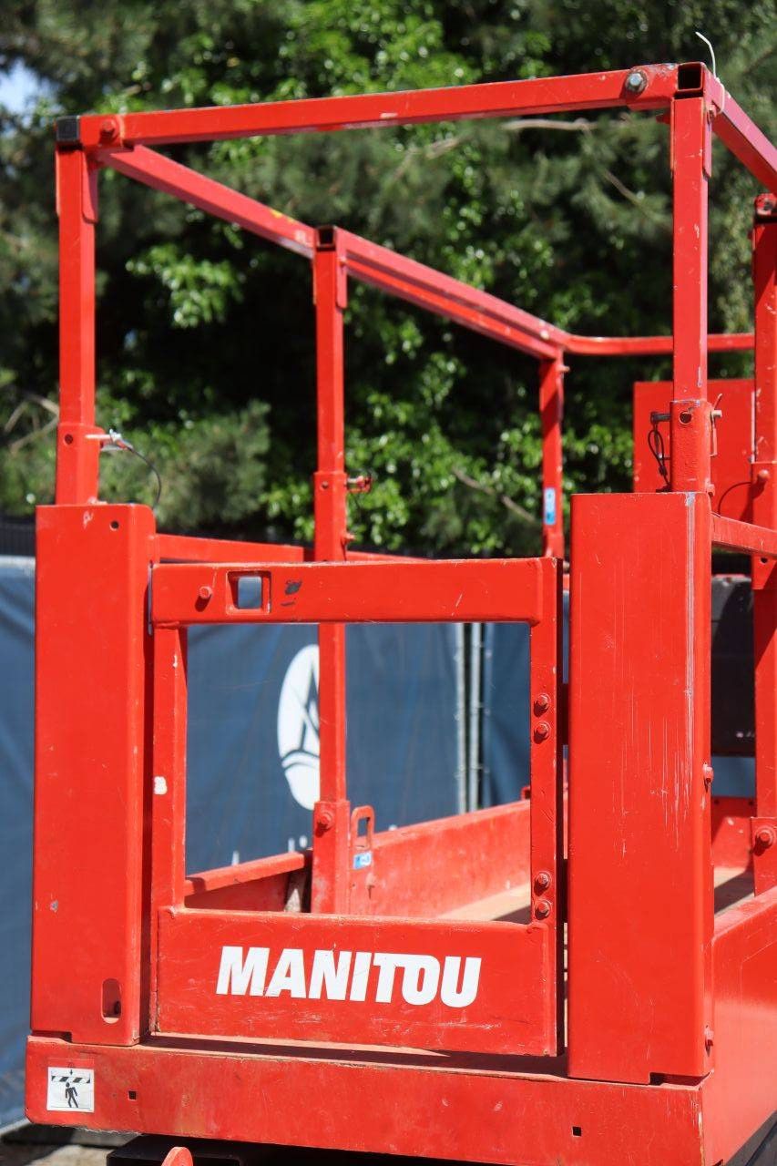 Manitou 100 SEC Elektrische Scherenbühne 227 kg 9,9 m 2015