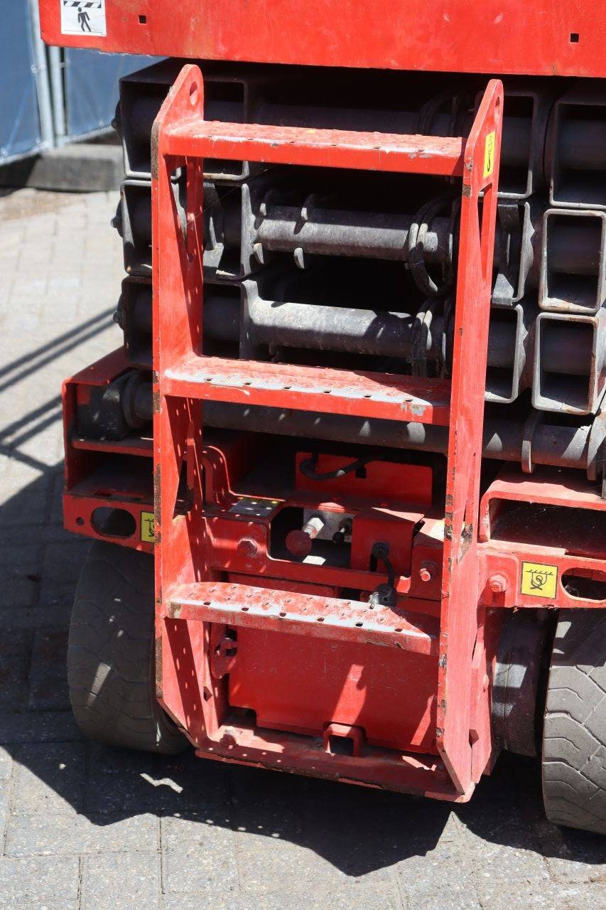 Manitou 100 SEC Elektrische Scherenbühne 227 kg 9,9 m 2015