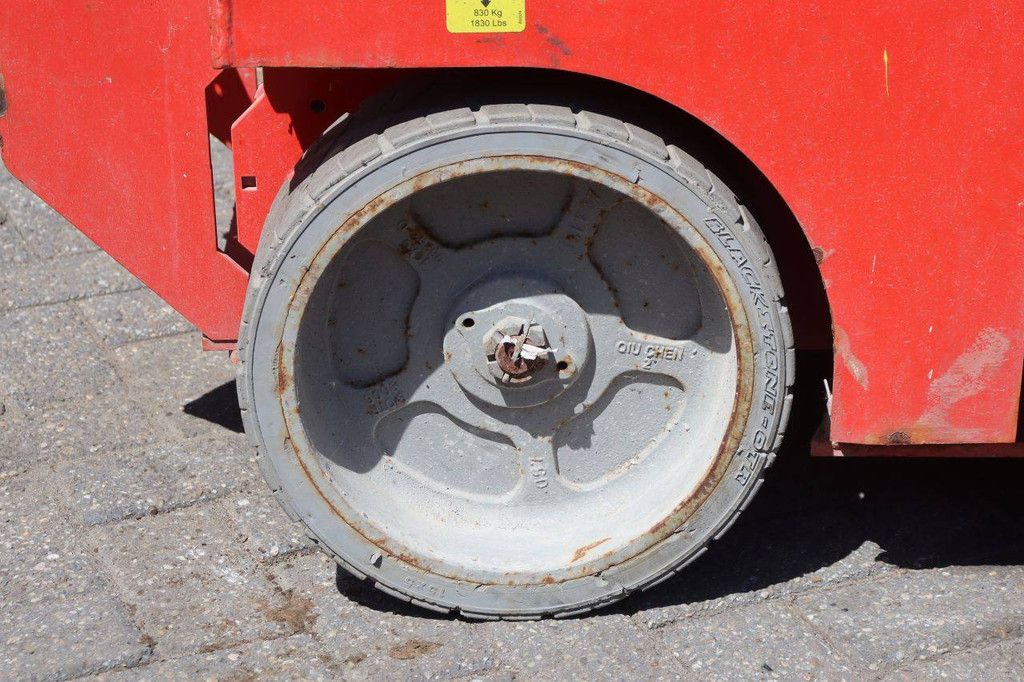Manitou 100 SEC Elektrische Scherenbühne 227 kg 9,9 m 2015