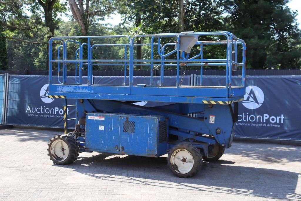 Schaarhoogwerker Upright SL26SL Diesel 680kg 9.93m