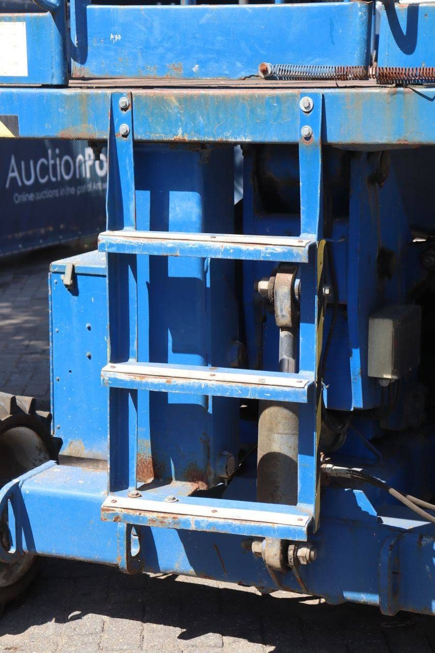 Schaarhoogwerker Upright SL26SL Diesel 680kg 9.93m