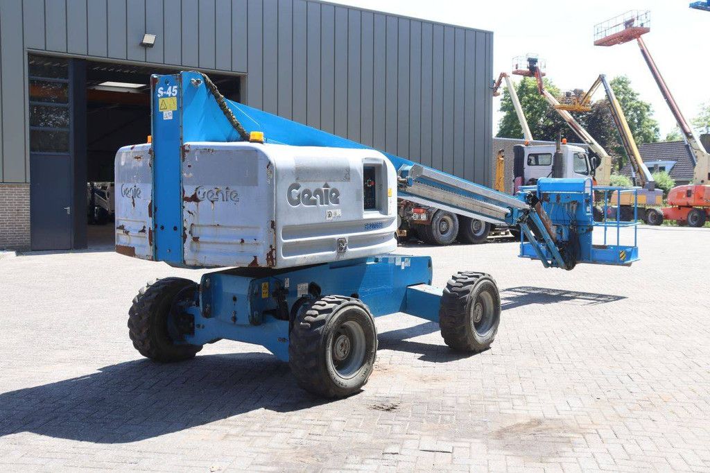 Telescopic boom lift Genie S-45 Diesel 227kg 13.2m 2012