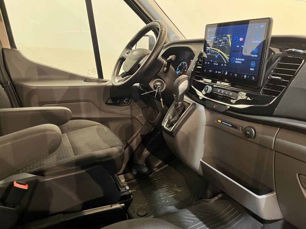 Ford Transit 350 2.0 TDCI L3H2 DC Dubbel Cabine Trend 170 PK Automaat / Euro 6 / Airco / CarPlay / Adap. Cruise Control / Camera 360 / Navigatie / 65.000 KM !!