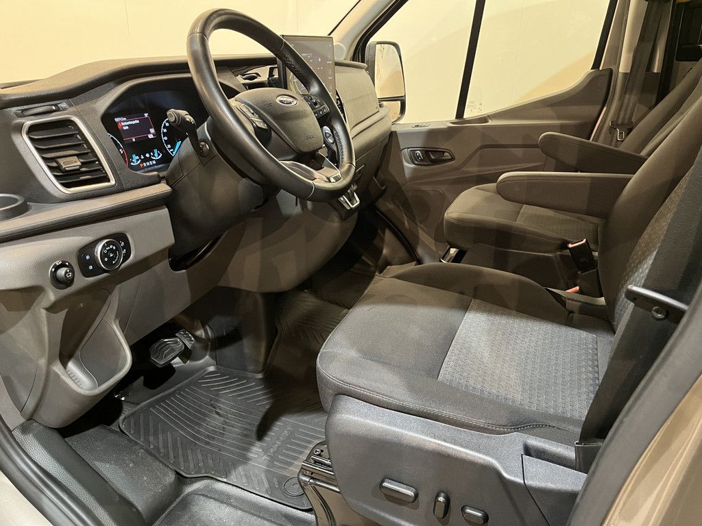 Ford Transit 350 2.0 TDCI L3H2 DC Dubbel Cabine Trend 170 PK Automaat / Euro 6 / Airco / CarPlay / Adap. Cruise Control / Camera 360 / Navigatie / 65.000 KM !!