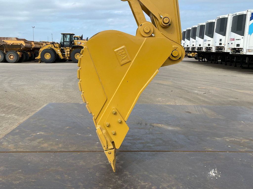 Caterpillar 323D3