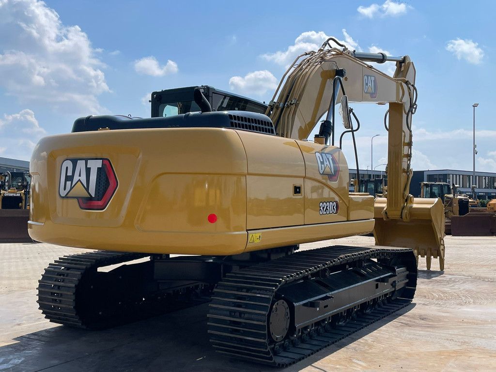 Caterpillar 323D3