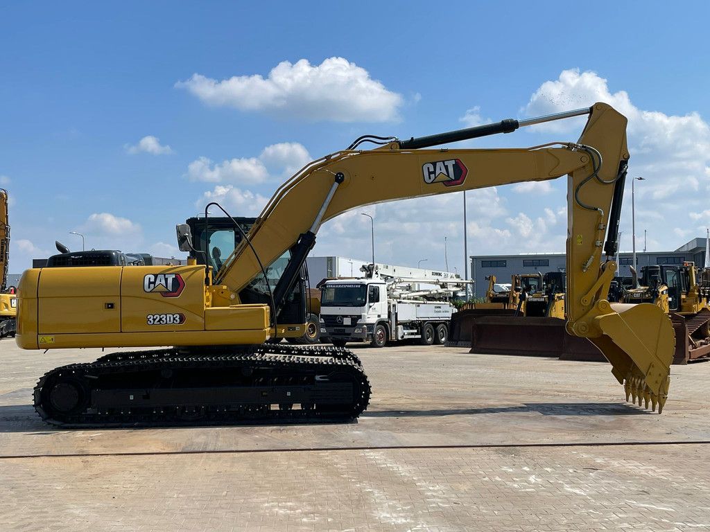Caterpillar 323D3