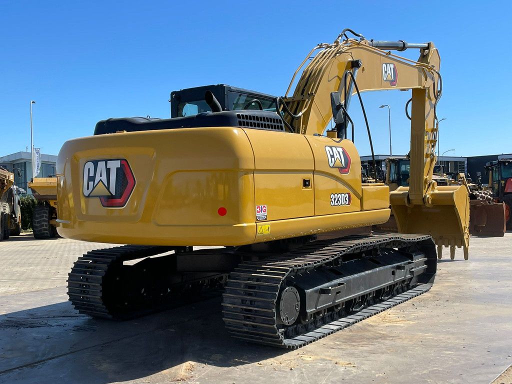 Caterpillar 323D3