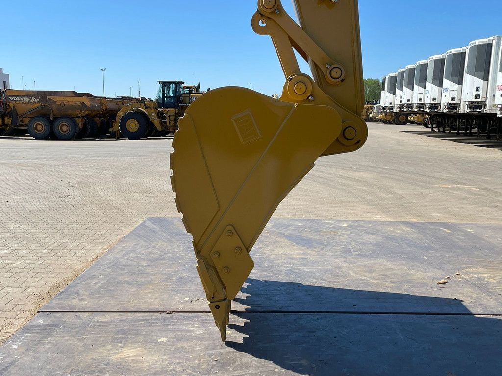 Caterpillar 323D3