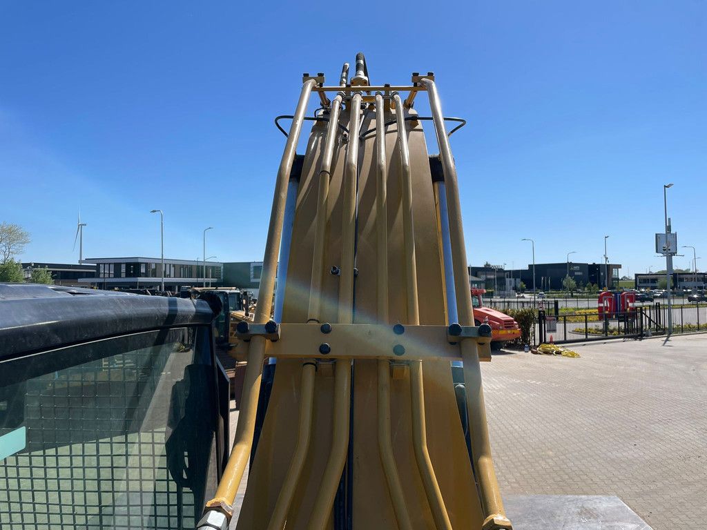 Caterpillar 323D3