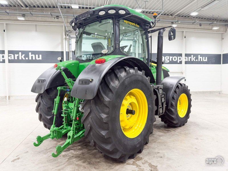 John Deere 7230R